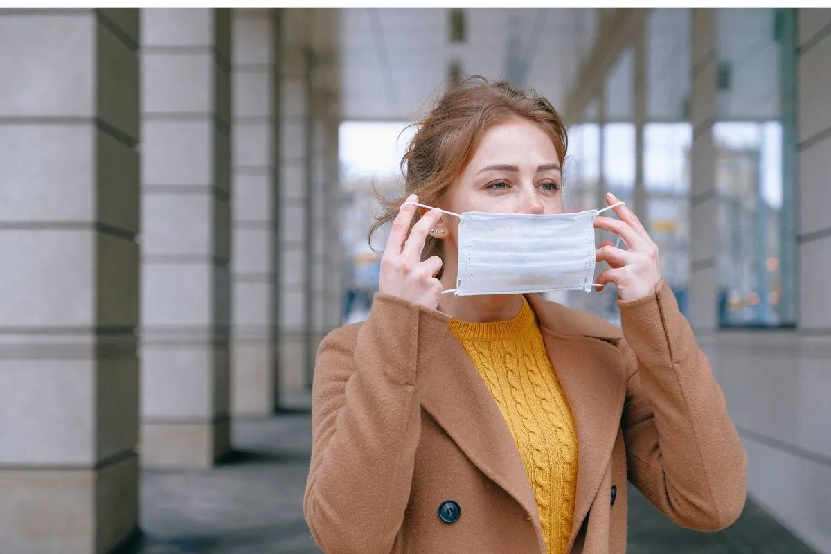 Uso de máscara passa a ser obrigatório em voos GOL e Latam