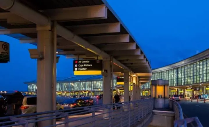 Viajantes internacionais não são mais elegíveis para obter um teste de COVID gratuito em Ontário.